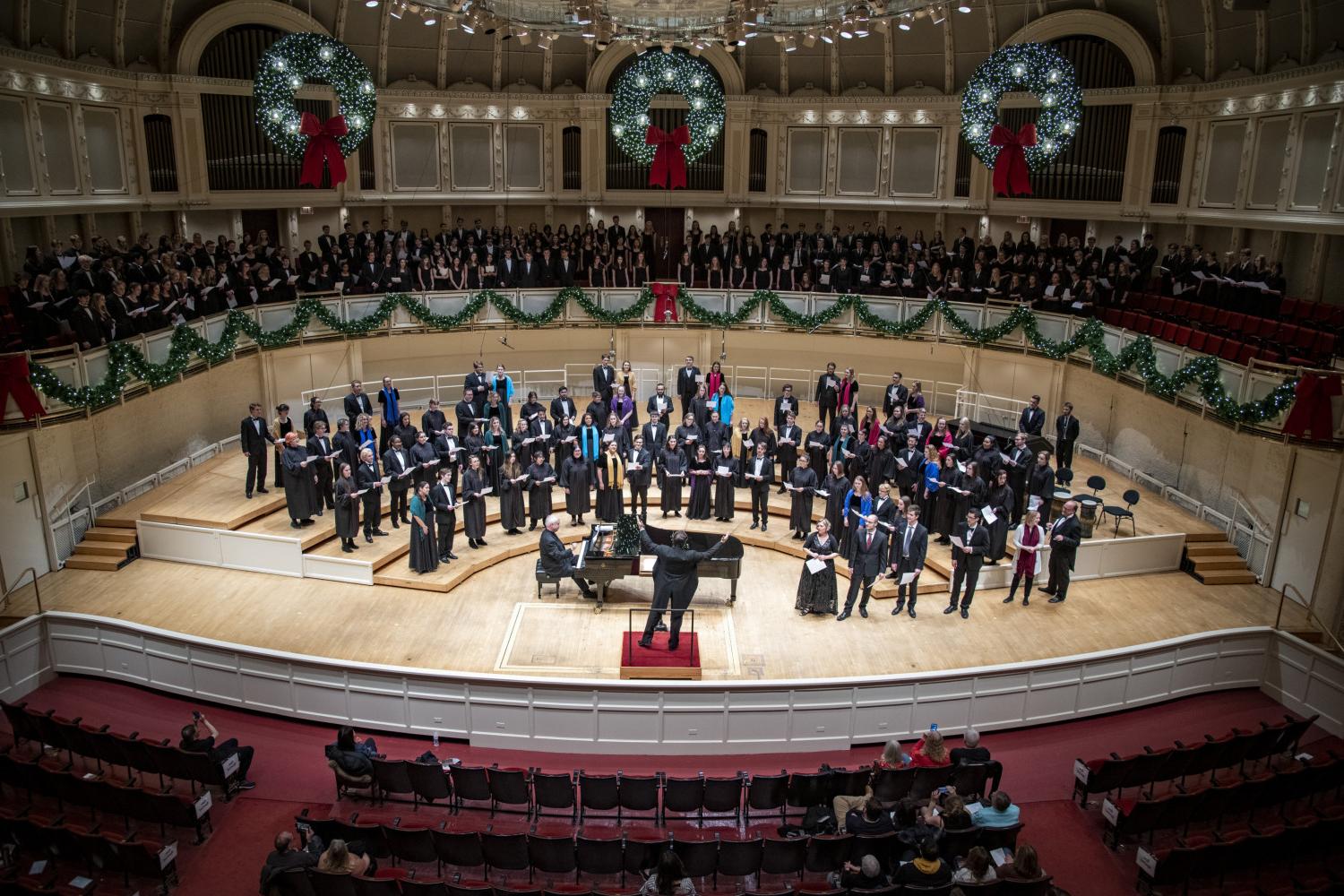 <a href='http://research.wjc7.com'>全球十大赌钱排行app</a>合唱团在芝加哥交响音乐厅演出.